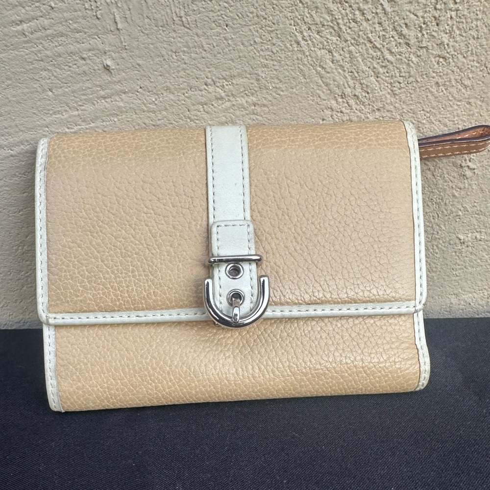Coach Y2K  Vintage Tan and Cream Wallet With Buckle Detail